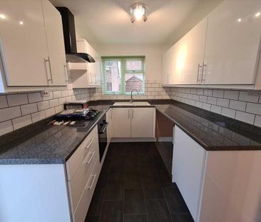 3 bedroom detached house to rent - Photo 3