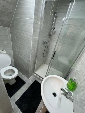 Room in a Shared House, Bolingbroke Road, CV3 - Photo 5