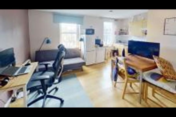 Bedsit, Clapham Road, SW9 - Photo 1