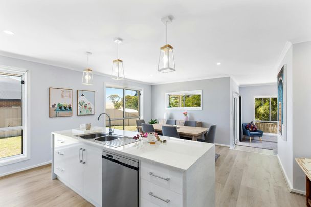 Stunning 3 Bedroom Home! - Photo 1