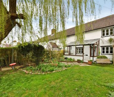 Beautifully presented cottage in lovely village - Photo 1