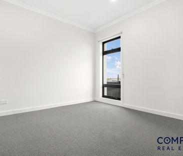 175 Callaway Street, Mambourin VIC 3024 - House For Rent | Domain - Photo 3