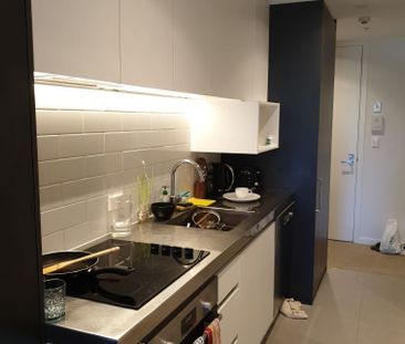 Inner City Living! - Photo 4