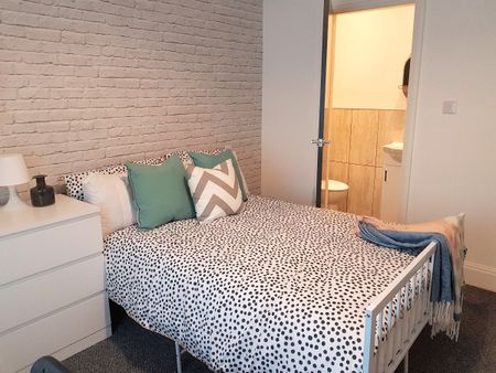 Esher Road, Liverpool. - Photo 5