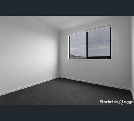40 Cupola Walk, Truganina, Vic 3029 - Photo 2