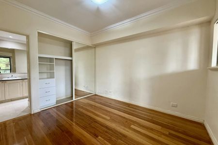 Stunning Marina-View Apartment in Dolphin Quays -Available NOW! - Photo 5