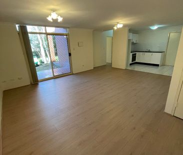 Modern Townhouse in the Heart of Dulwich Hill ! - Photo 2