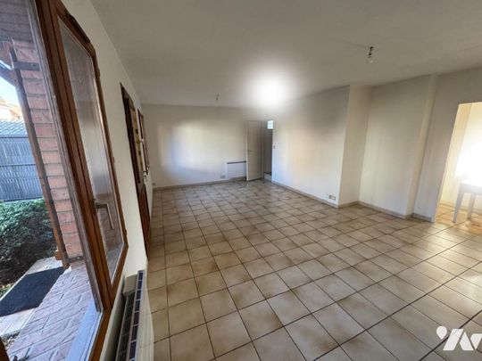 DOURGES: centre-ville maison de type 4 à 900 euros - Photo 1