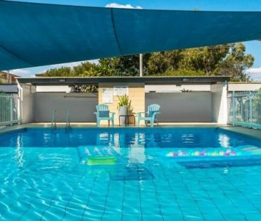 Gorgeous Townhouse in North Ward! - Photo 2