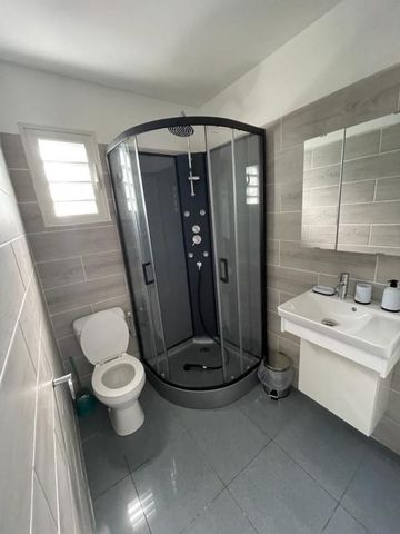 Location Appartement 1 pièce Meublé 27m² ST PIERRE 97410 - Photo 3