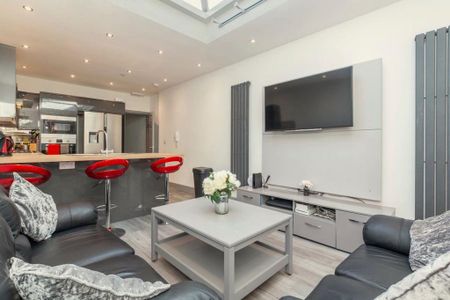 6 bedroom house to rent - Photo 2