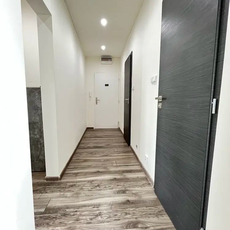 Pronájem bytu 3+1 s lodžií 73 m - Фото 1