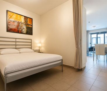 Appartement te huur in Brussel voor € 900 met 1 slaapkamer - Photo 2