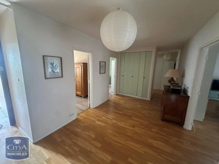Appartement à louer 4 pièces 99.71m² - Photo 2