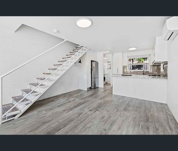 6/34 Stanhill Drive, Chevron Island, Qld 4217 - Photo 1