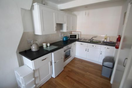 1 bedroom ground floor flat to rent - Photo 5
