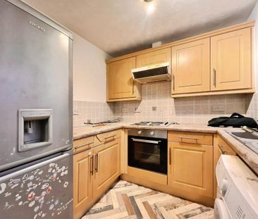 Josling Close, Grays, RM17 - Photo 4