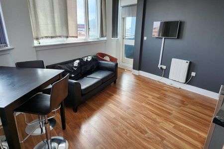 London Road - Photo 2