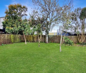 Mt Roskill - 2 Bedrooms with 2 Parking Space - Photo 5