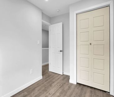 For Lease - 11 Scott Street, St. Thomas, Ontario - Photo 4