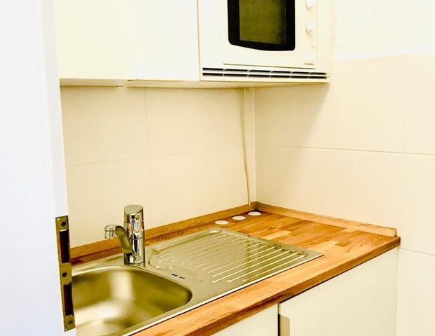 Möblierte 1-Zi.-Wohnung mit Balkon - 1300 monatlich - Foto 1