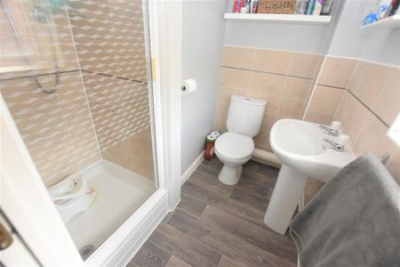 2 BED House To rent - Photo 2