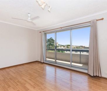 AMAZING LOCATION - UNIT IN NORTH WARD - Photo 3