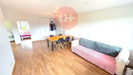 GROSSZÜGIGE, SONNIGE, RUHIGE 4.5 ZIMMER WOHNUNG MIT WEITSICHT!! - Foto 2