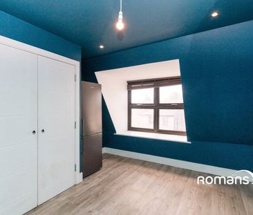 Victoria Road, Aldershot, Hampshire, GU11 - Photo 1