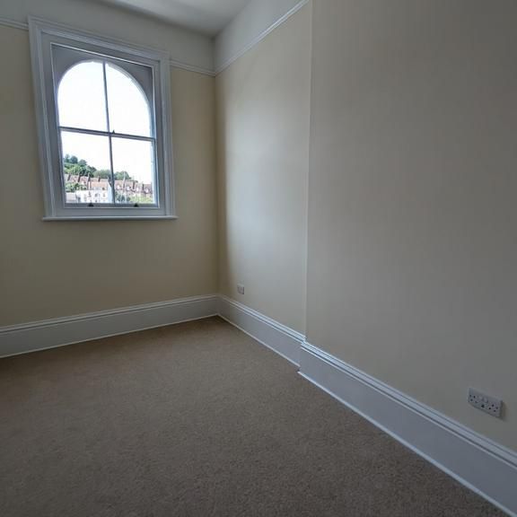 5 bedroom flat to rent - Photo 1