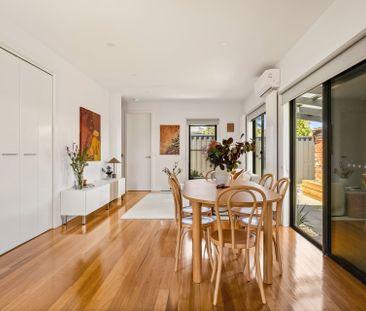 Upscale Contemporary Living in a Prime Reservoir Locale - Photo 5