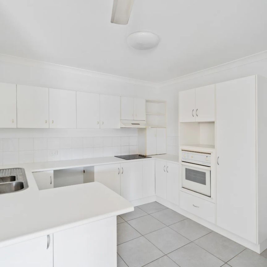 Top floor apartment with balcony in Parramatta Park - Photo 1