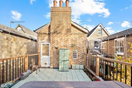 3 bedroom flat to rent - Photo 3