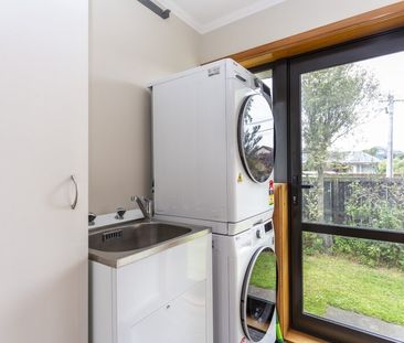 Spacious pet friendly family home in Hoon Hay! - Photo 1