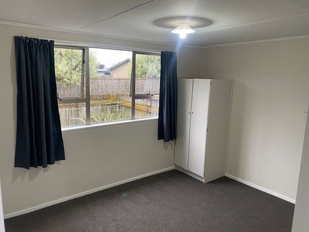Charming 2BR Unit in Milson! Freshly renovated - Photo 2