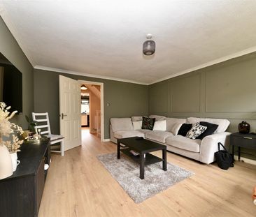 Longcroft Road, Stevenage, SG1 - Photo 2