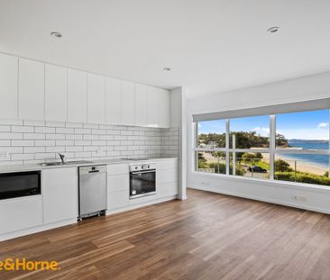 Outstanding recently renovated 1 bedroom apartment! - Photo 4