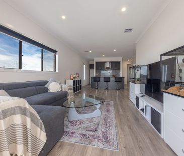 Perfectly Positioned Opposite the Park, 3 Bedrooms PLUS a Study! - Photo 1