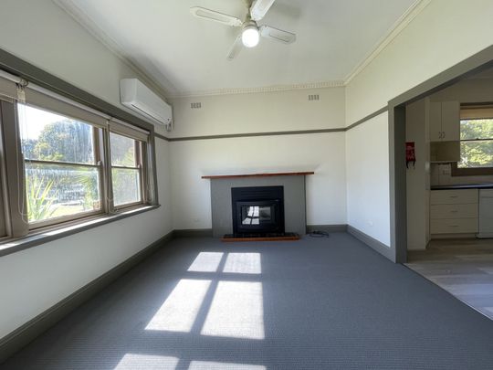 RENOVATED THREE BEDROOM HOME ! - Photo 1