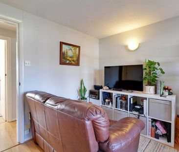 A 1 Bedroom Flat in Coppice Gate GL51 9QJ - Photo 1