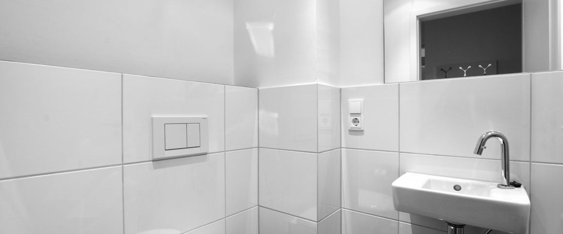 Großzügiges Wohnen mit Balkon Nähe Rathenauplatz - Photo 1