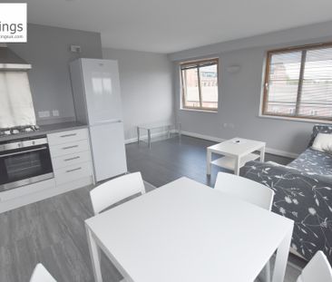 2 Bedroom Apartment - Photo 2