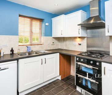 2 bedroom end of terrace house to rent - Photo 2