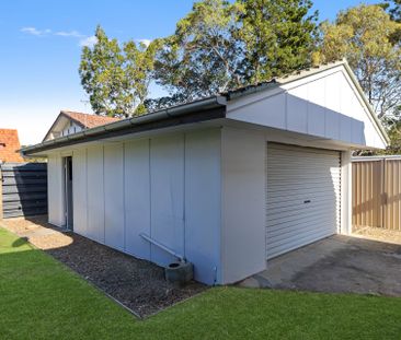 Perfect Family Home, Great Location, Walk To The WaterFront - Photo 1