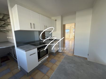 SEYSSINET PARISET - T4 - TRAVERSANT - Photo 2