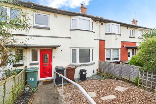 Burley Wood Crescent, Leeds - Photo 1