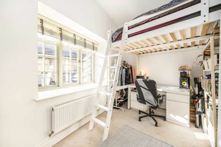 Burgess Mews, Wimbledon, SW19 - Photo 3