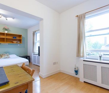 Flat 21a West Cromwell Road, Earls Court SW5 9QL - Photo 2