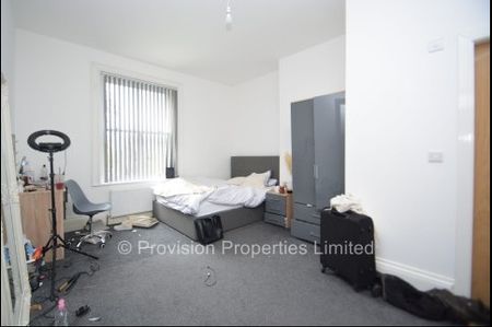 4 Bedroom Rentals Hyde Park - Photo 4