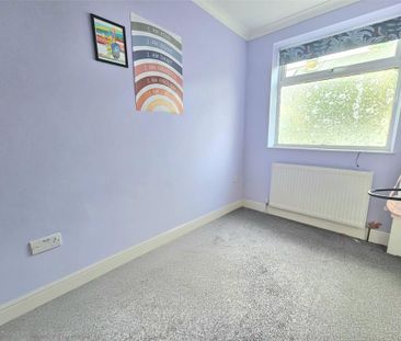 4 bedroom semi-detached house to rent - Photo 6